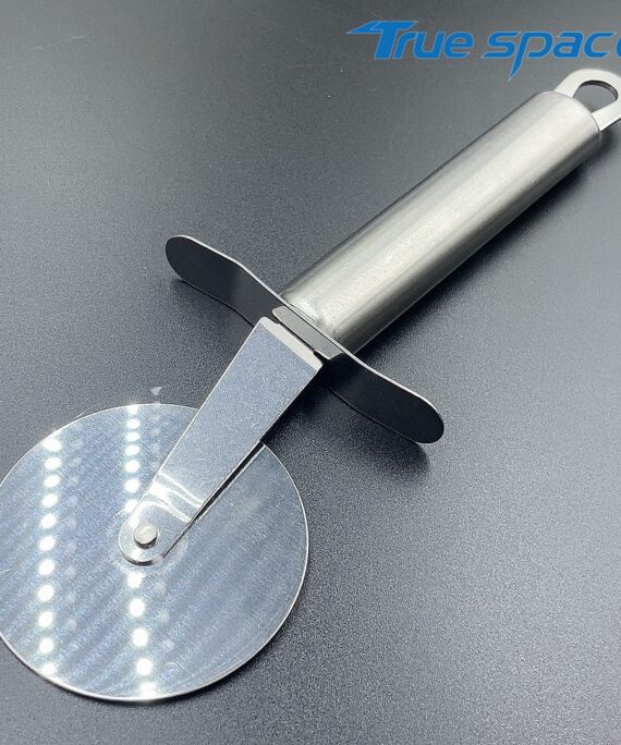 The stainless steel pizza cutter is suitable for pizza, pie dough, cookies and waffles