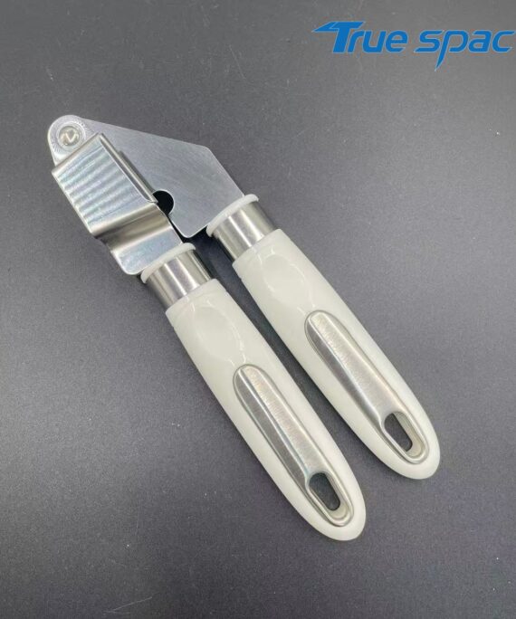 Stainless steel multi-functional kitchen tool with non-slip handle for easy garlic mincing