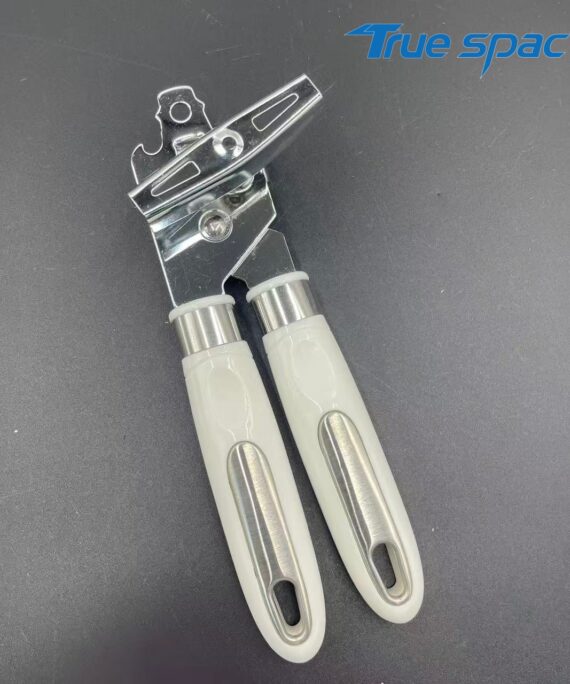 The stainless steel bottle opener is suitable for opening sauces and cans in home kitchens or picnics