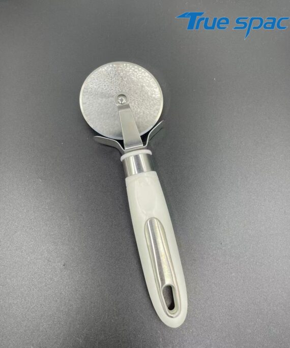 Stainless steel round pizza knife wheel with soft handle, suitable for home kitchen, party and restaurant pizza tools