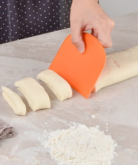 Dessert Baking & Pastry Tools Plastic Dough Cutter Silicone Cake Scraper & Cream Spatula for Rice Roll & Dessert Preparation