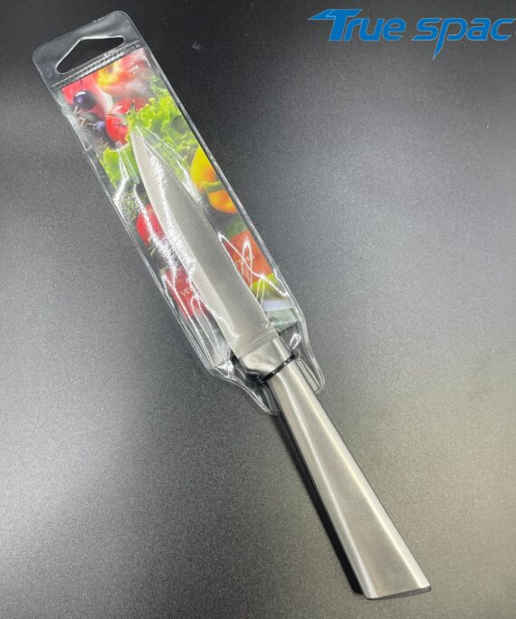 The Restaurant Uses High-quality Stainless Steel Tableware, Including Fruit Knives and Steak Knives