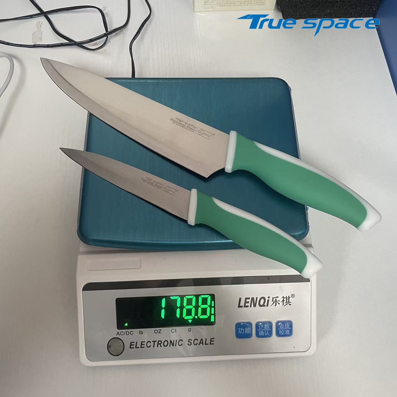 A set of two sharp stainless steel 3Cr14 chef knives - Image 9